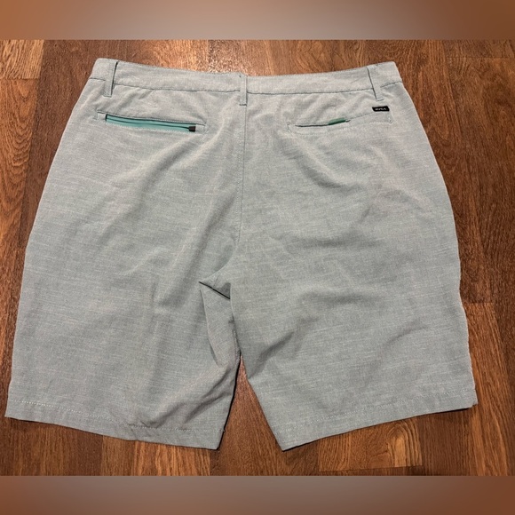 RVCA Balance Hybrid Dual Purpose Shorts Light Blue Size 36 - Picture 4 of 9